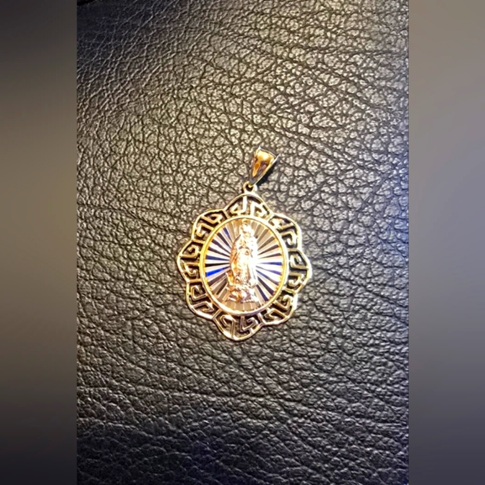 NWOT - 14k Gold over Turkish diamond cut Sterling Silver with Rose gold Mary
